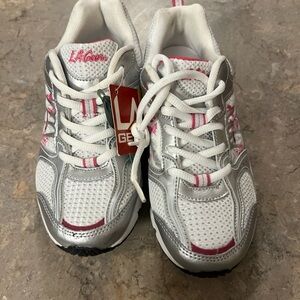 LA Gear Girls Athletic Sneakers Shoes Size 2 Pink And White